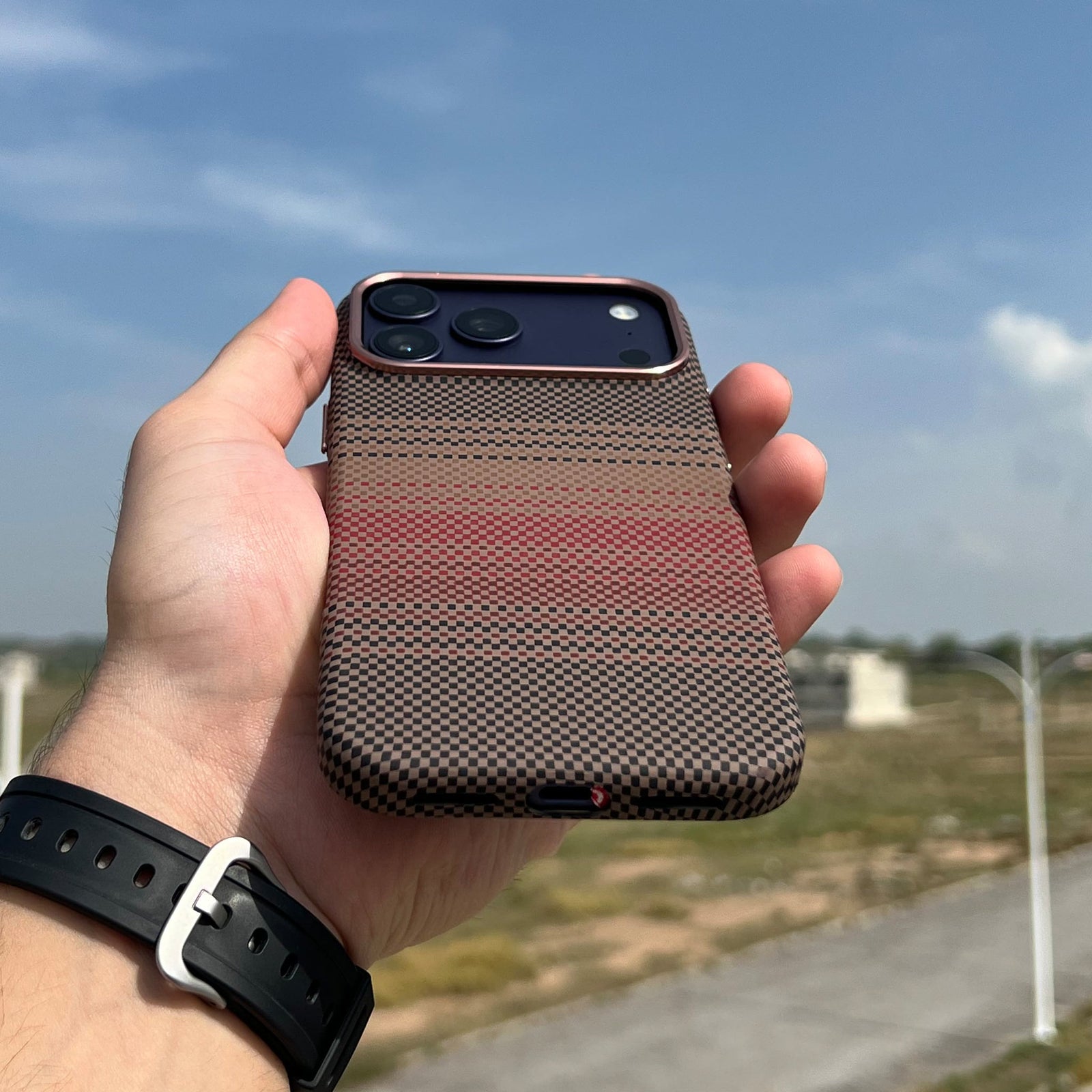 PITAKA-Woven-Case-Sunset-Detail-Arkivs