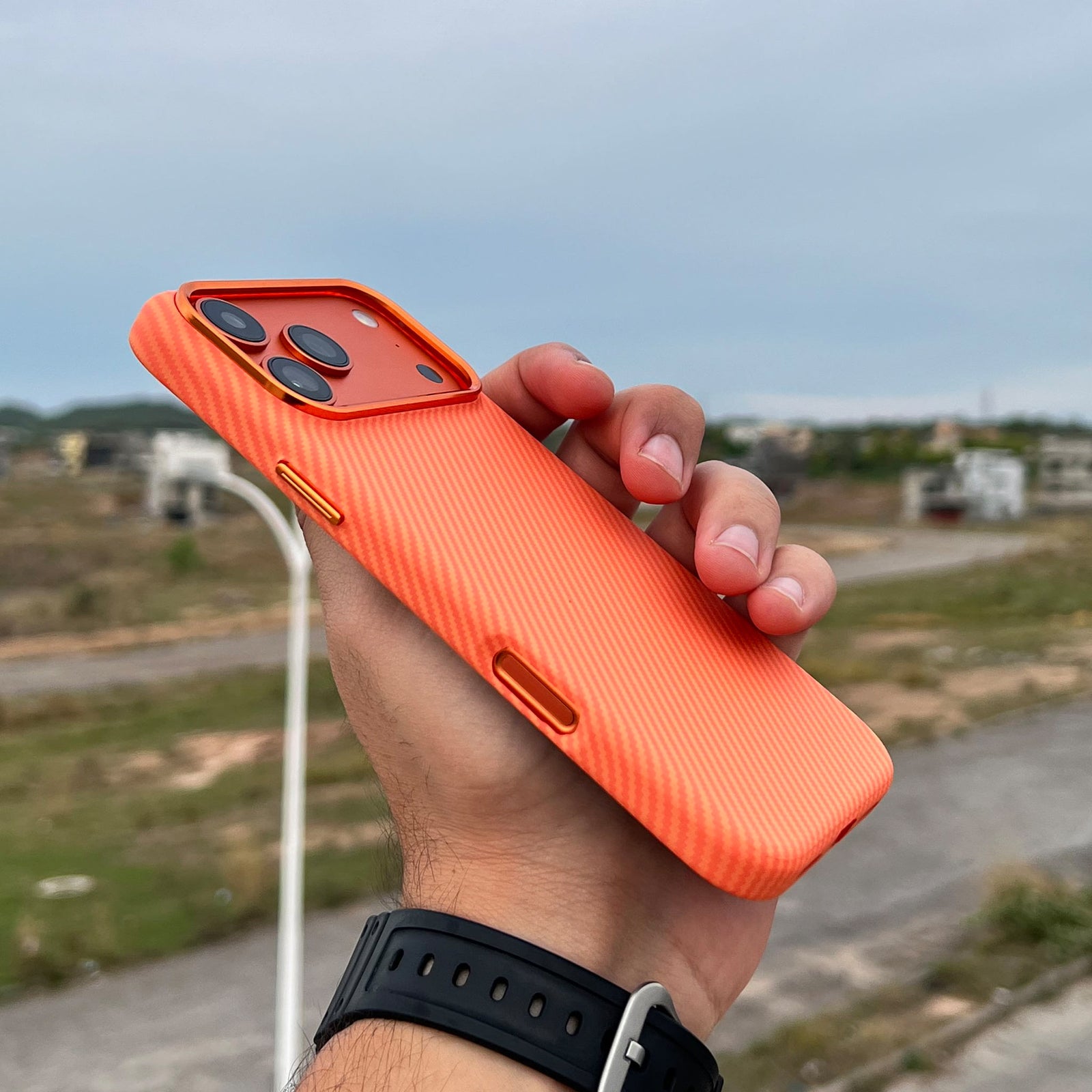 PITAKA-Protective-Case-Orange-Sunset-Lifestyle-Arkivs