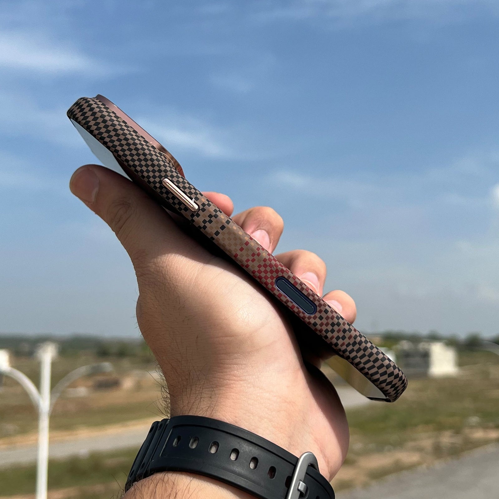 PITAKA-Woven-Case-Sunset-Side-Arkivs