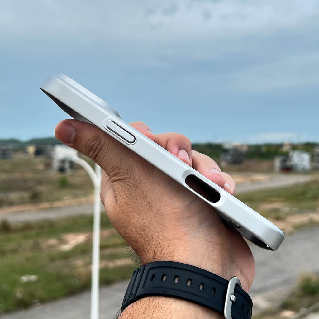 MagSafe-AG-Matte-Glass-Case-Silver-Side-Arkivs